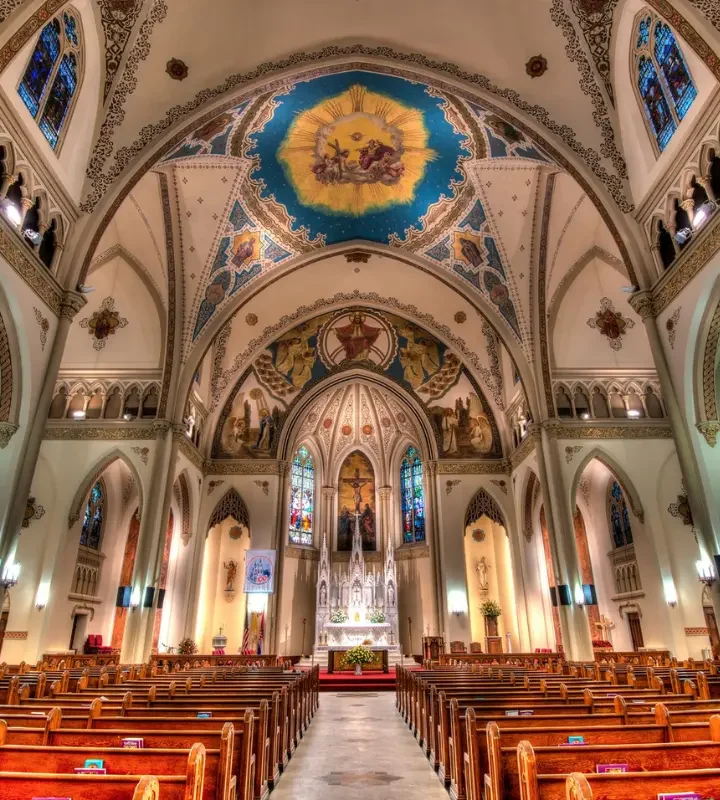 Qual foi o papel da igreja católica na colonização da América Espanhola