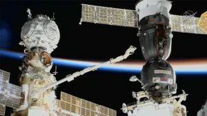 “Rússia planeja enviar nova nave espacial para resgatar cosmonautas no espaço”