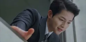 Song Joong-ki: Do 'Vincenzo' ao renascimento financeiro e o anúncio do casamento