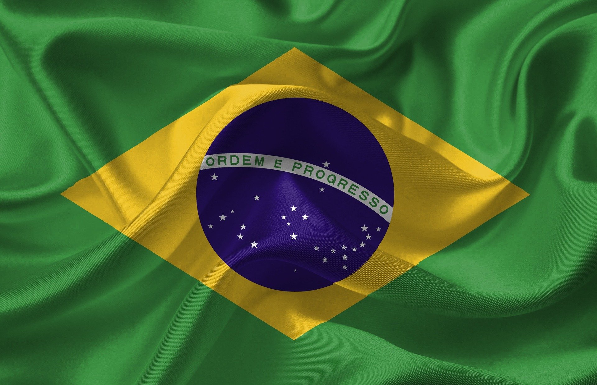 Quantos pentagramas branco tem na bandeira do brasil