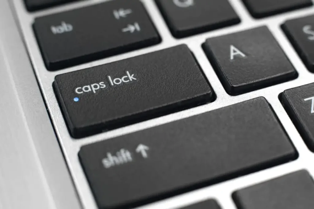 A Importância das Teclas "Caps Lock" e "Enter" na Experiência de Digitação